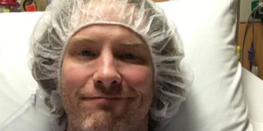 COREY TAYLOR Undergoing Surgery On Both Knees 