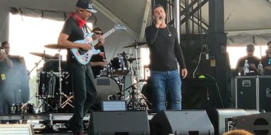  SERJ TANKIAN Joins TOM MORELLO For 'Like A Stone' Performance At SONIC TEMPLE (Video) 