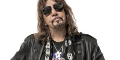 ACE FREHLEY: It's 'Sad' That KISS Couldn't Sell Out Madison Square Garden During 'End Of The Road' Tour