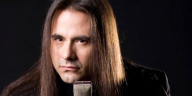 FORMER ANGRA SINGER DIES