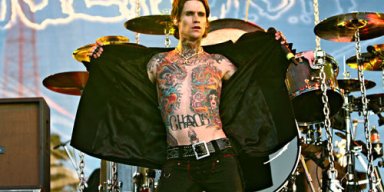  BUCKCHERRY Singer Recorded 'Crazy Bitch' On His Mother's Answering Machine 
