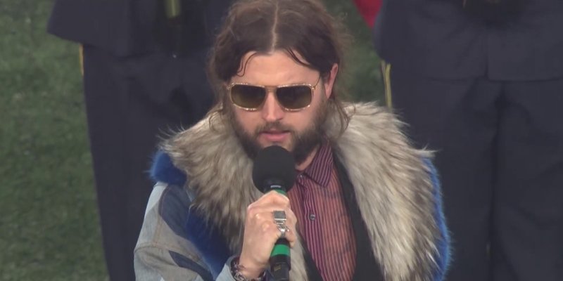 RIVAL SONS Singer Performs National Anthem At NEW ENGLAND PATRIOTS Vs. TENNESSEE TITANS