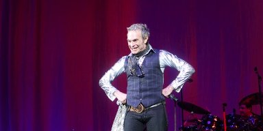 DAVID LEE ROTH IN COLUMBIA