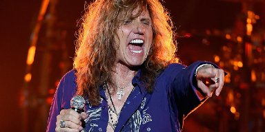 WHITESNAKE's DAVID COVERDALE Performs New Song 'Coronavirus Blues' 