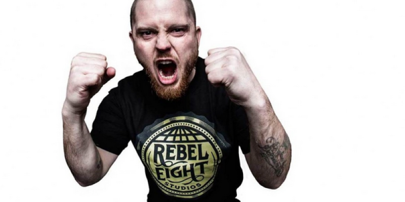 JAMEY JASTA Blasts DONALD TRUMP As A 'Fake Tan Freak' Who Is 'Bad At Stringing Together A Sentence' 