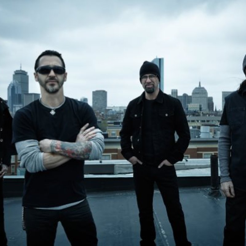 SULLY ERNA Says New GODSMACK Music Will Be More Commercial