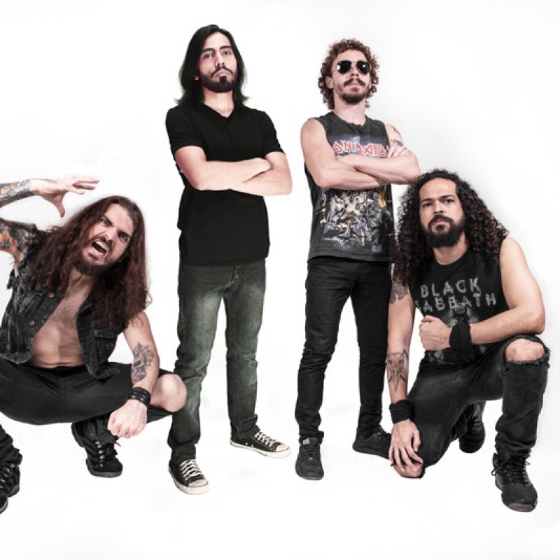 VÁLVERA releases new single in Lyric Video