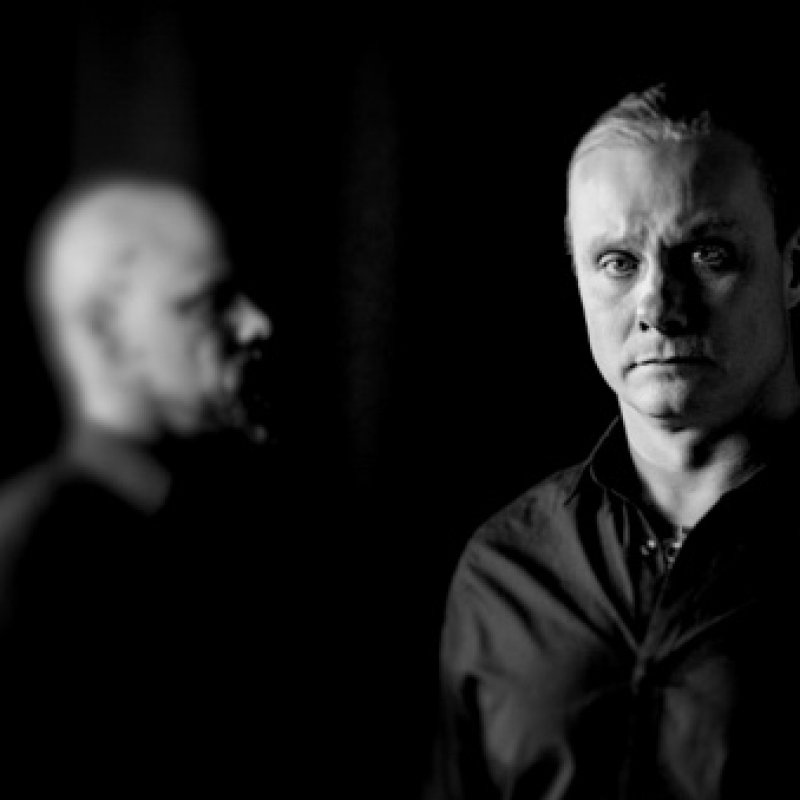 DAWN OF SOLACE premiere brand new and acoustic live performance video for "Numb"!