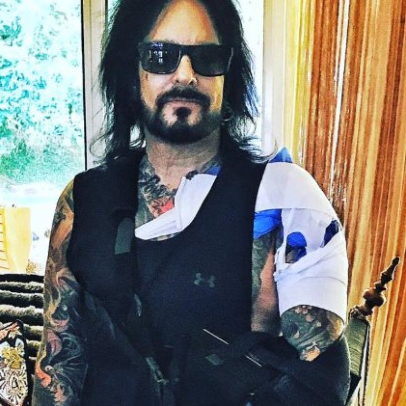 NIKKI SIXX Posts Graphic Footage Of Rotator Cuff Surgery (Video)