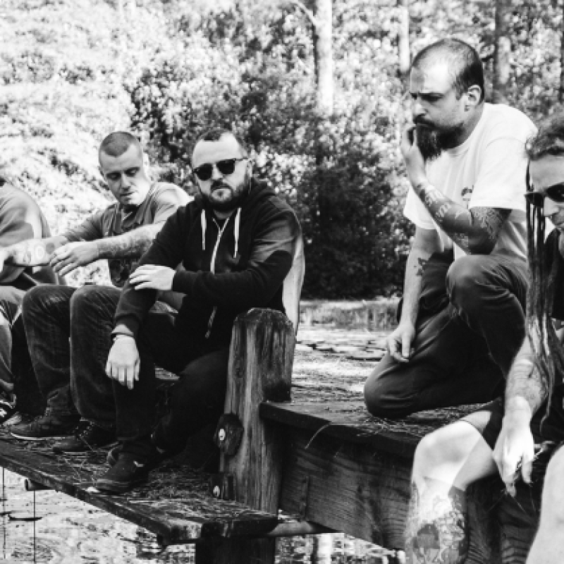 KING PARROT To Release Limited Edition Holed Up In The Lair EP Next Month; New Track Streaming + Preorders Available