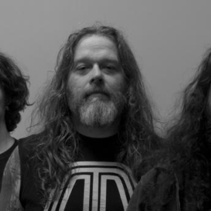 MOS GENERATOR share colossal doom rock anthem from upcoming split LP with DI’AUL!