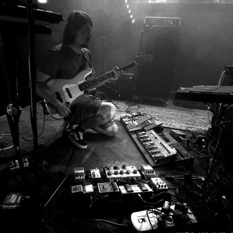 French Space/fuzz/ambient/post-everything/noise One-Man-Band L'Orchidée Cosmique shared new Live Session recorded in a bus / New EP 'M87' coming out soon.