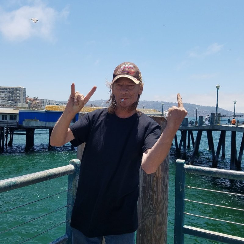 ANGELES' Long-Time Guitar Tech, Scott Ellison, Passes Away!
