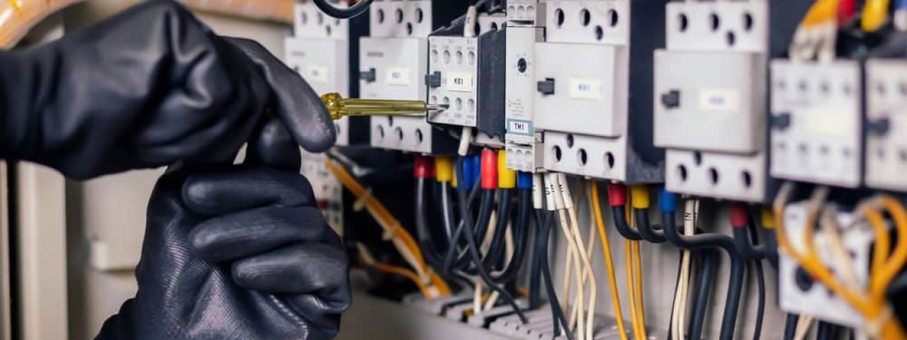 Electrician Mount Cotton