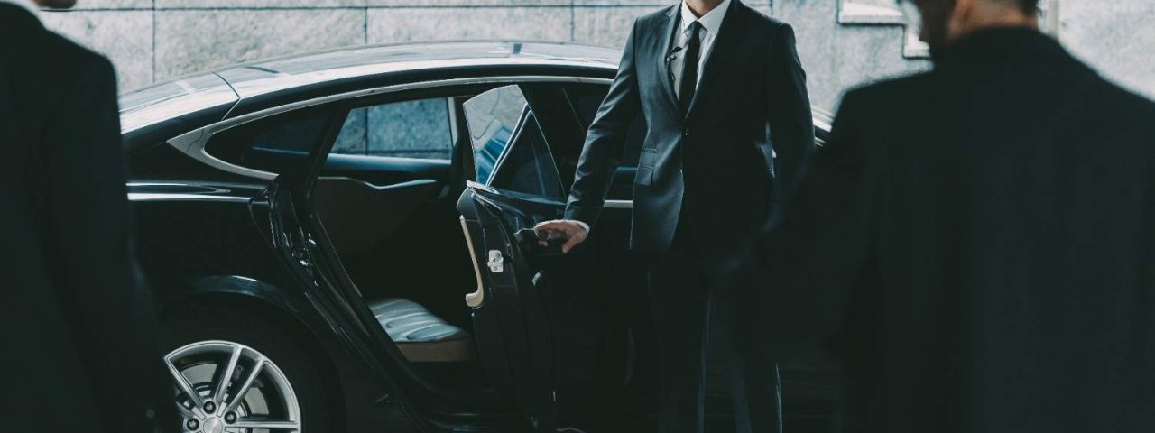 blacktiechauffeur2233