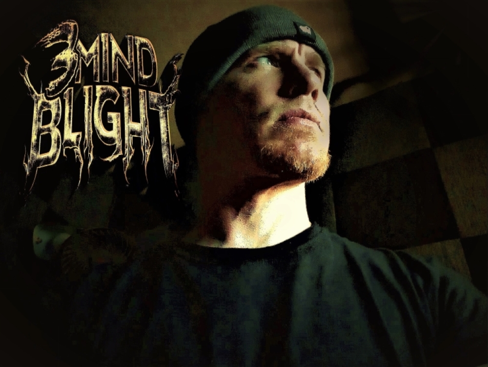 3Mind Blight  High Res Gold Logo Magazine pic 750 by 535.jpg