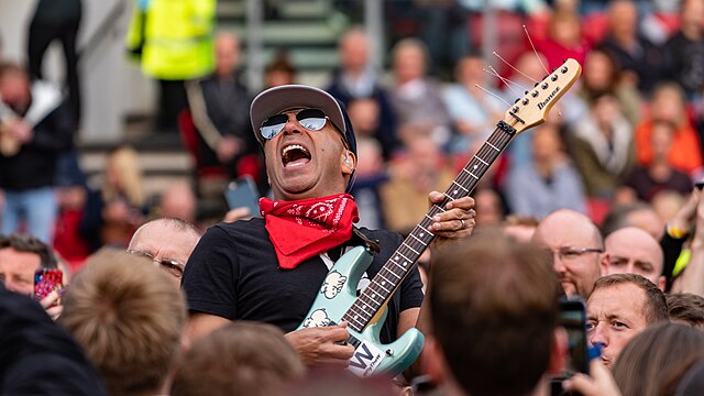 Tom_Morello__MuseBristol_05061910_48035910042.jpg