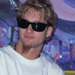 3-songs-you-didnt-know-tragic-grunge-icon-layne-staley-wrote-including-an-alice-in-chains-classic-he-penned-solo