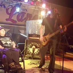 dad-puts-together-heavy-metal-concert-for-son-with-cerebral-palsy