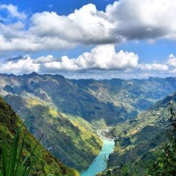 ma-pi-leng-pass-explore-the-pass-beside-nho-que-river-ha-giang-amazing-tour