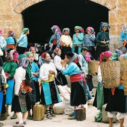 ha-giang-market-fair-traditional-beauty-of-the-ethnic-groups-ha-giang-amazing-tour